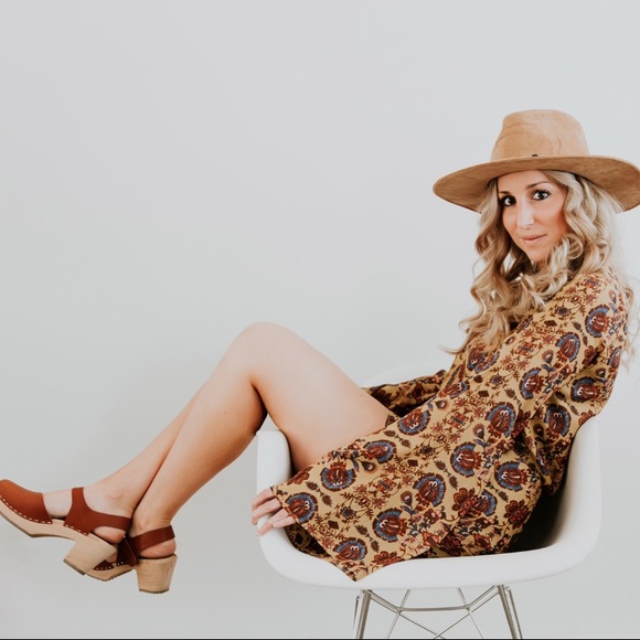 🌿Meet your Posher!🌿 - Picture 1 of 1